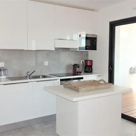 Very Nice With Sea View Ideally Located At 750m From The Port And Shops. Apartment Porto-Vecchio (Corsica)